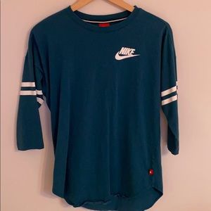 Quarter sleeve baseball style nike shirt